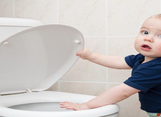 Diez consejos para ayudar a los niños a controlar los esfínteres y dejar el pañal