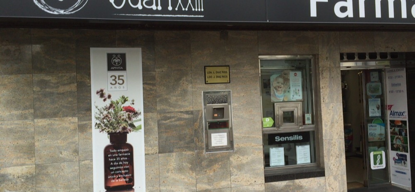 Farmacéuticos desde la infancia en la rebotica
