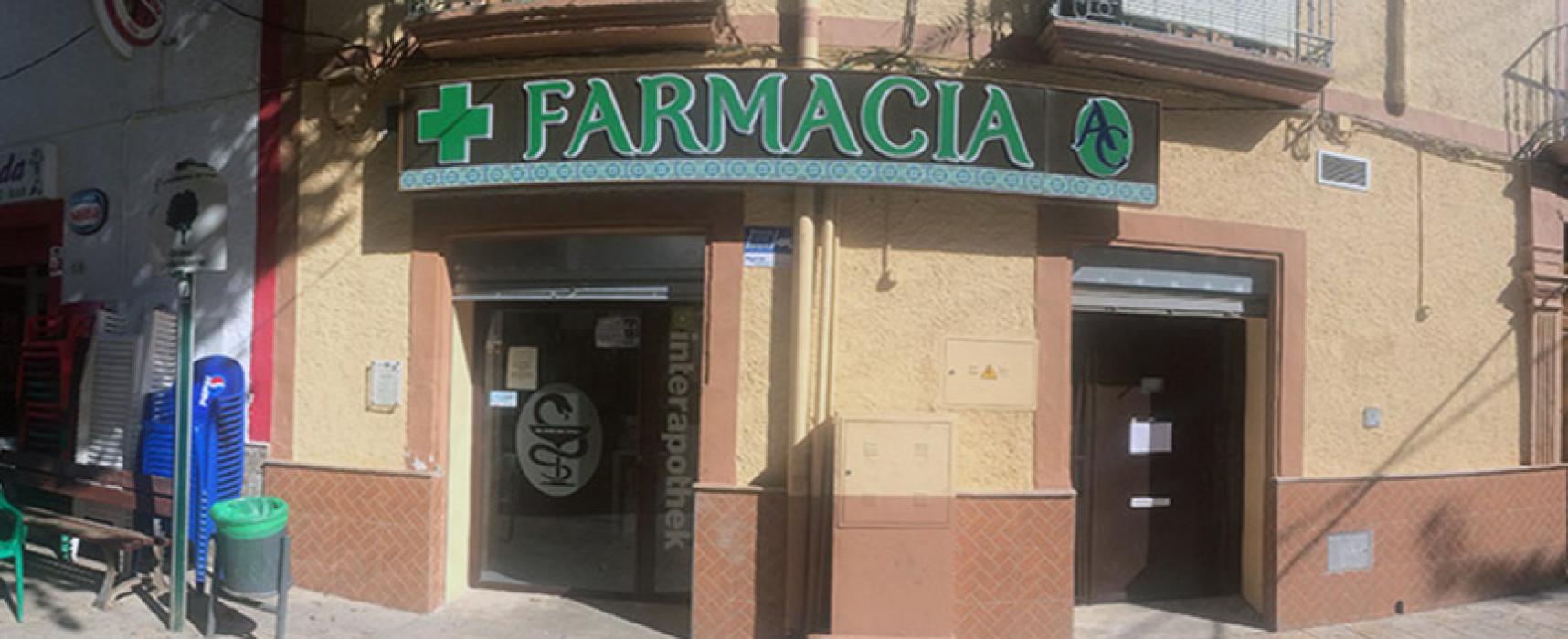 Farmacia Terque: la curiosa historia del paciente inglés