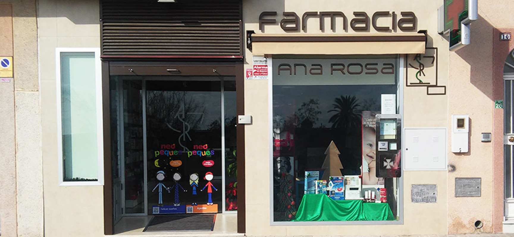 Farmacia Huércal de Almería: la niña que quería ser farmacéutica Farmacia Huércal de Almería: la niña que quería ser farmacéutica