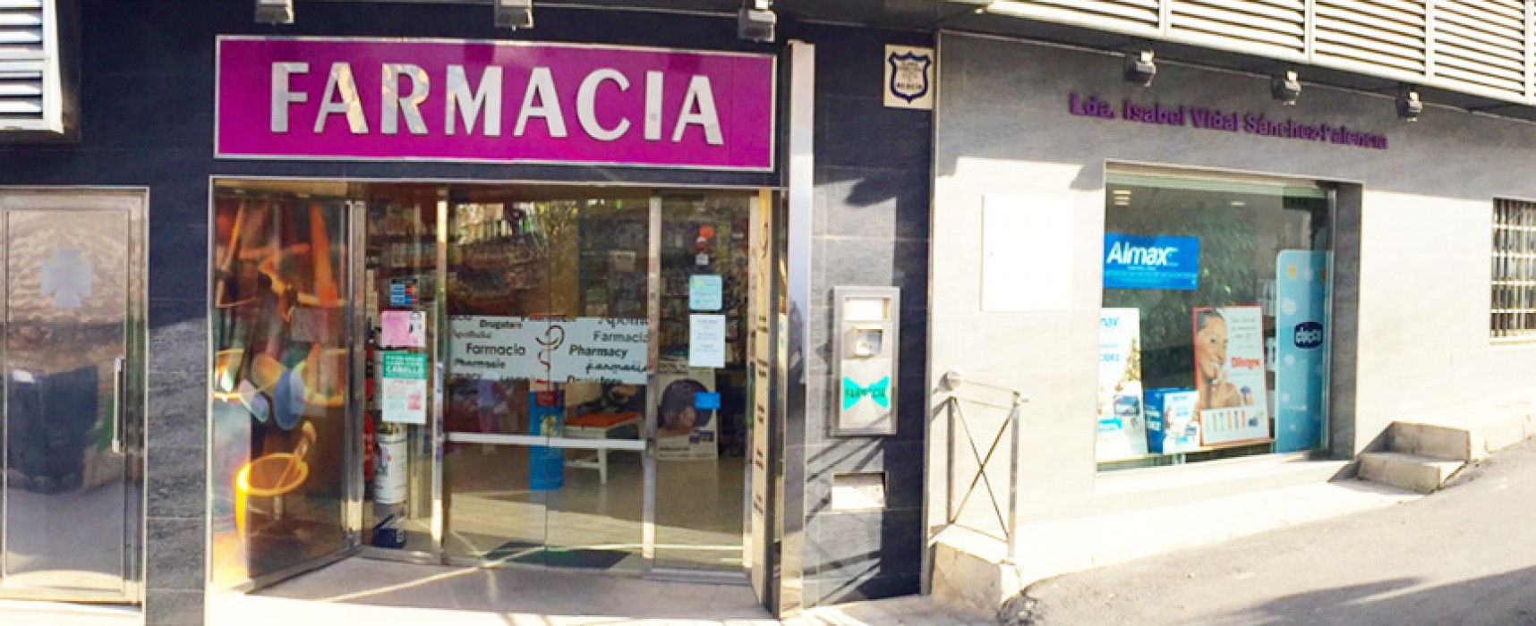 Farmacia Isabel Vidal de Iznalloz, una botica cercana