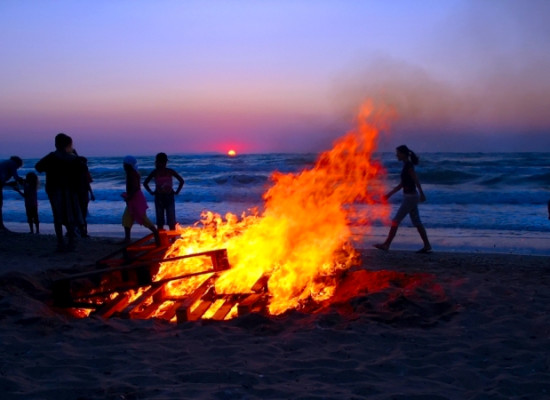 Fuego y Drogas en la Noche de San Juan